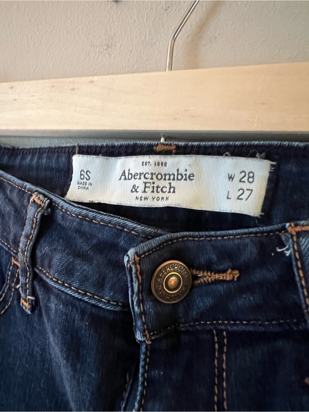 A&F Dark Blue Women’s Skinny Jeans